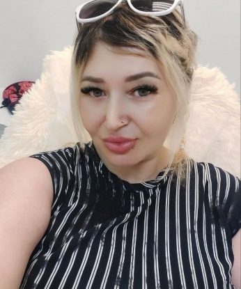 Рада приветствовать тебя в моем мире наслаждений.❤️
Я предлагаю тебе незабываемые встречи, исполненные страсти и желания. Со мной ты сможешь расслабиться и погрузиться в мир наслаждения, забыв о повседневных проблемах.✨
Мои услуги включают классический и эротический массаж, оральные ласки и глубокий минет. Я мастерица в стриптизе и сексуальных играх, и с удовольствием исполню все твои сокровенные фантазии.💋
У меня есть много положительных отзывов от моих предыдущих клиентов, которые оставались очень довольны нашими встречами. Я уверена, что и ты будешь приятно удивлен моей умелостью и нежностью.🔥
Предлагаю тебе оценить мое фото, чтобы увидеть, насколько я соблазнительная. Ты можешь быть уверен в конфиденциальности наших встреч. Жду от тебя звонка, чтобы обсудить детали нашей встречи в Москве.🌇 609, 37 лет