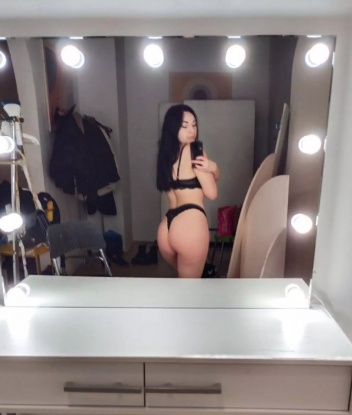 Москва - место, где я создаю и привношу в жизнь моменты настоящего блаженства. Возможности моих услуг безграничны: от расслабляющего эротического массажа до совместных экспериментов на красивом романтическом ужине. Я знаю, что дарю настоящие эмоции и здесь ты найдешь не только удовлетворение, но и искреннюю заботу. Отзывы о моих встречах говорят сами за себя. Попробуй, и ты ощутишь, как я бережно окуну тебя в мир наслаждения. Смотри мои фото и представляй, сколько незабываемых моментов мы можем разделить вместе. Жду тебя, чтобы сделать нашу встречу незабываемой. 💋 1318, 23 года