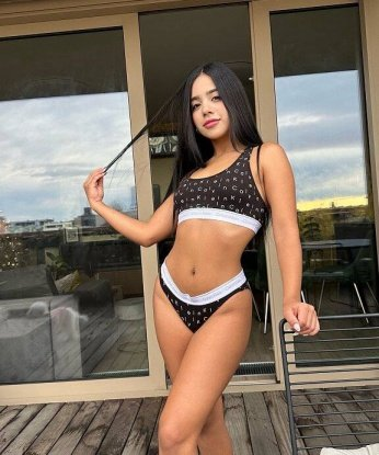 Энергичная и страстная девушка приглашает в гости на пикантные встречи. Буду твоей самой горячей фантазией, исполню все твои желания. Позволь мне позаботиться о твоем удовольствии! 3592, 22 года